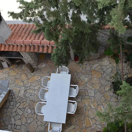 Maksan Im 2- Stock Mit Einer Terrasse By Interhome Pakoštane