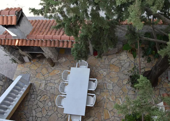 Maksan Im 2- Stock Mit Einer Terrasse By Interhome Pakostane