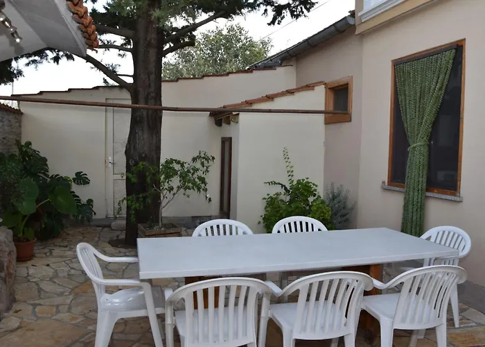 Apartment Maksan Im 2- Stock Mit Einer Terrasse By Interhome Pakostane