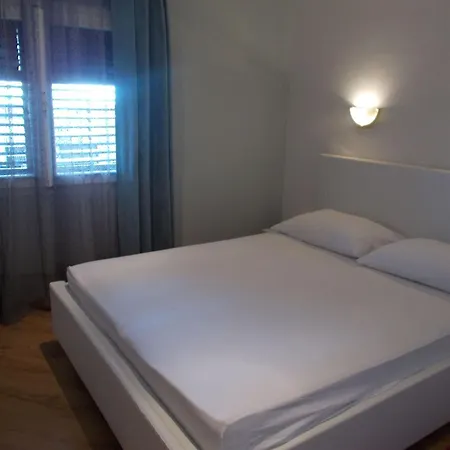Apartmán Maksan Im 2- Stock Mit Einer Terrass By Interhome