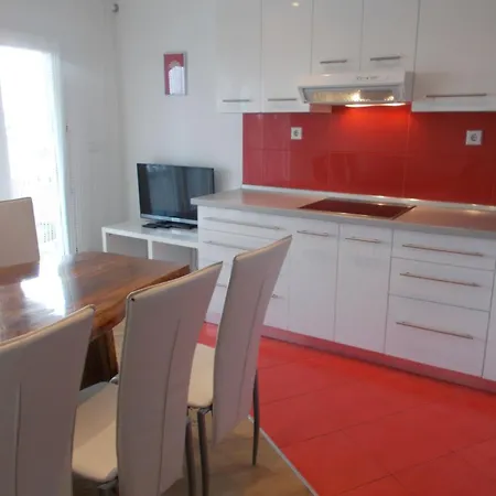 Maksan Im 2- Stock Mit Einer Terrass By Interhome *