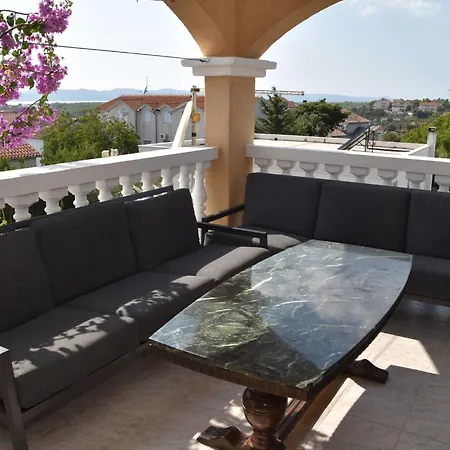 Apartmán Maksan Im 2- Stock Mit Einer Terrass By Interhome