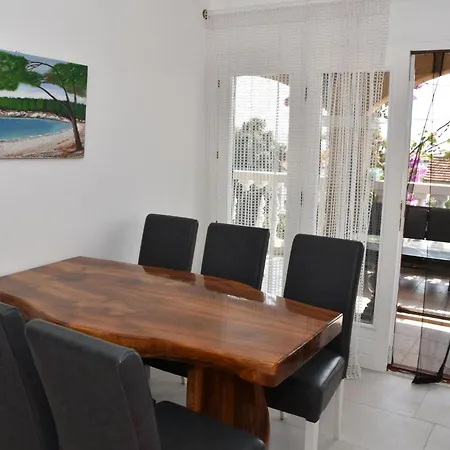 Maksan Im 2- Stock Mit Einer Terrass By Interhome Apartmán