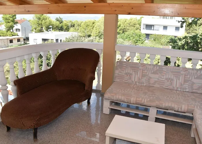 Maksan Im 2- Stock Mit Einer Terrasse By Interhome Pakoštane